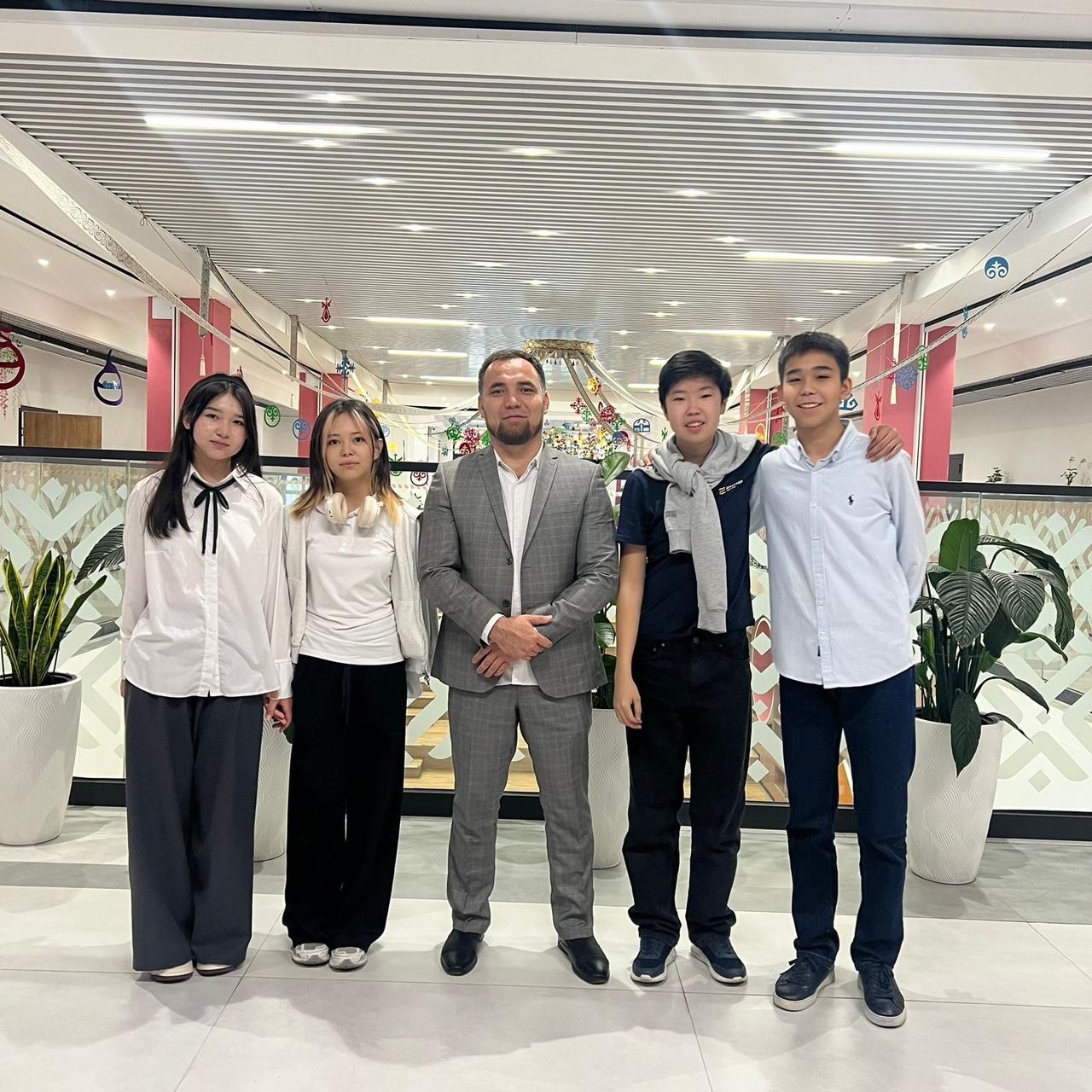 4 сәуір күні өткен қалалық дебат турнирінің ағылшын лигасында мектебіміздің оқушылары жоғары нәтиже көрсетіп, жартылай финалға жолдама алды.